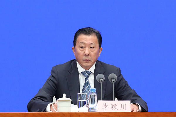 因此，马竞一下失去了主要赞助商，随后床单军团迅速采取行动寻找到了新赞助商——利雅得航空。